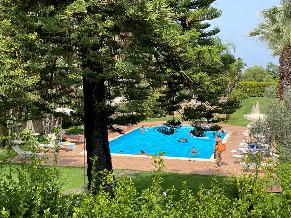 Agriturismo Villa Luca SantʼAgata di Militello Exterior foto