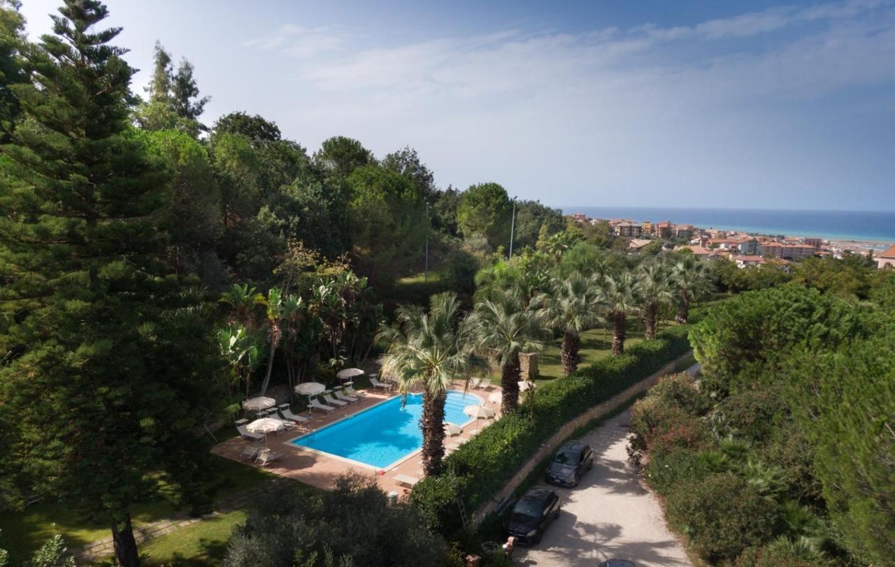 Agriturismo Villa Luca SantʼAgata di Militello Exterior foto